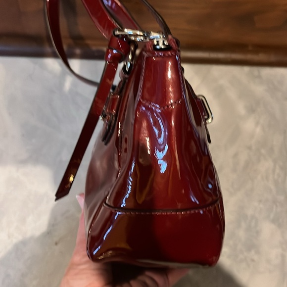 Coach  patent leather in deep Red/ dark cherry Satchel   New without tags  small - Picture 6 of 13